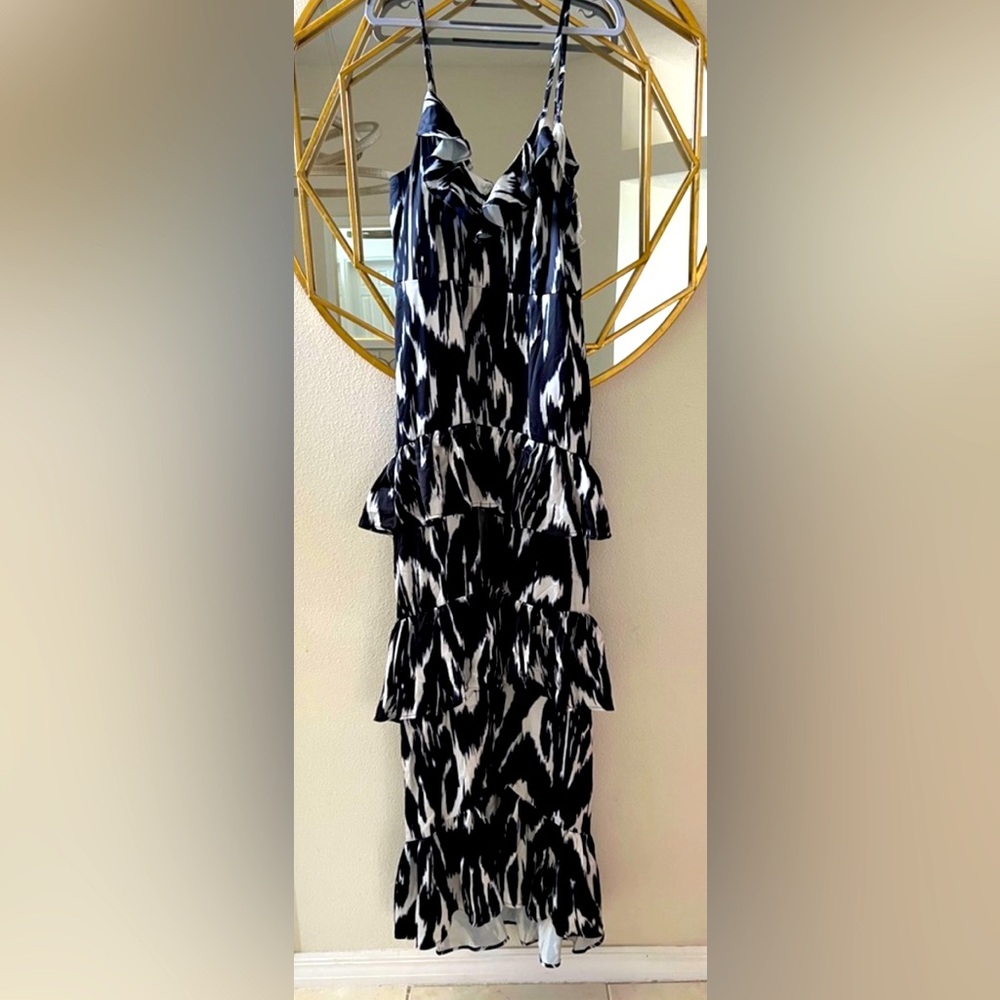 Maxi Elegant Black and White Patterned Dress - Picture 2 of 5